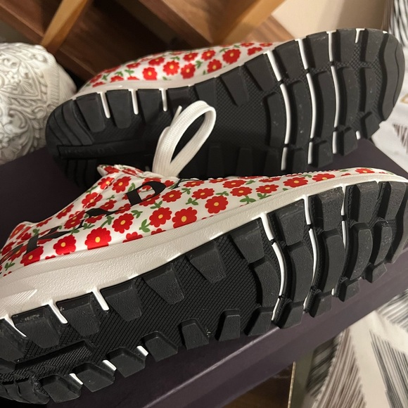Prada floral sneakers - Picture 2 of 6